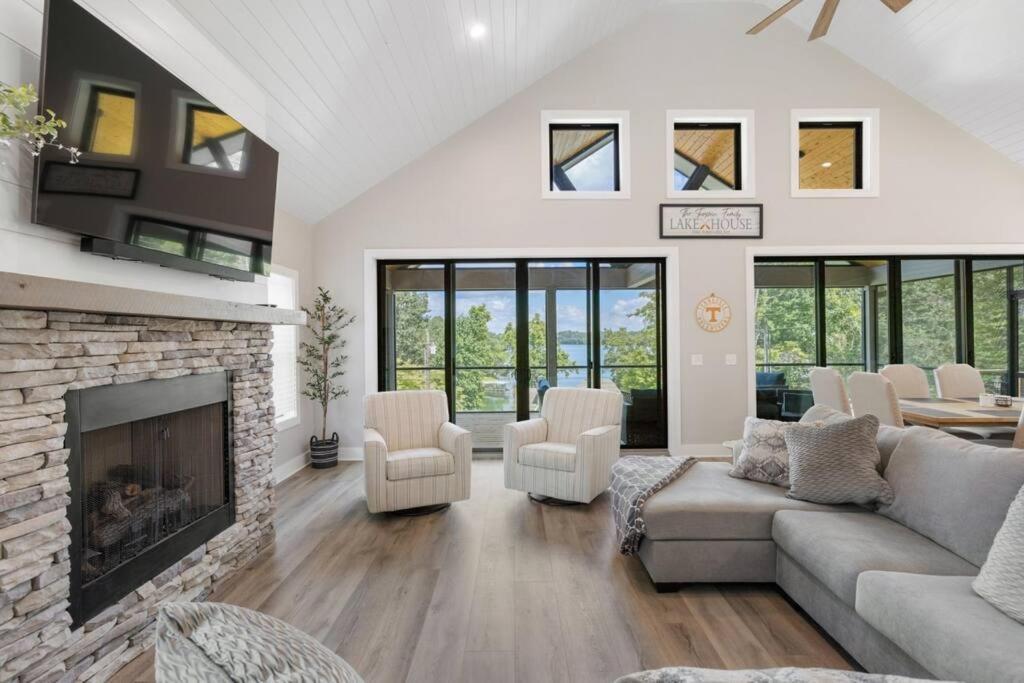 New Home, Dock, Kayaks, Game Room, Water Views Winchester 外观 照片