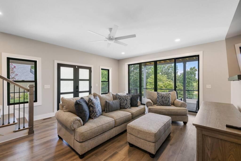 New Home, Dock, Kayaks, Game Room, Water Views Winchester 外观 照片