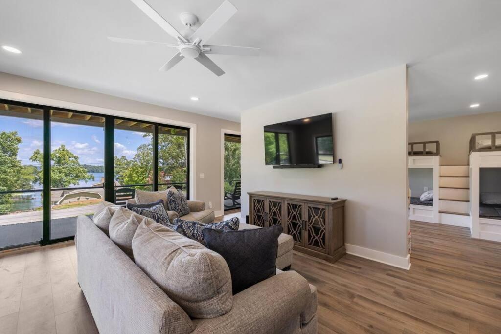 New Home, Dock, Kayaks, Game Room, Water Views Winchester 外观 照片